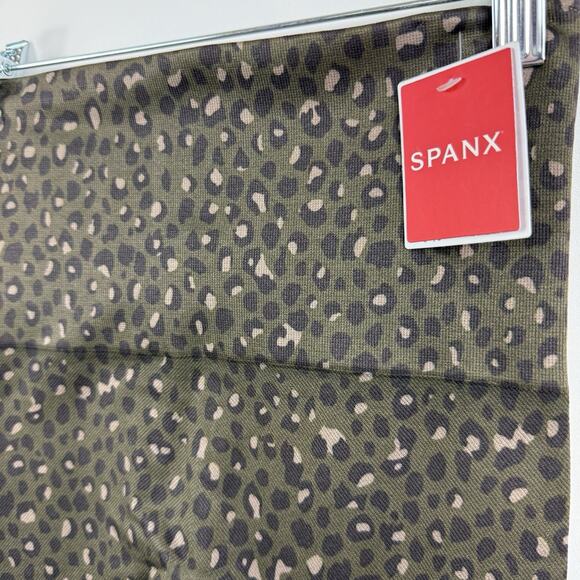 SPANX New Look at Me Now Seamless Leggings in Olive Leopard Small Athletic - Picture 4 of 11